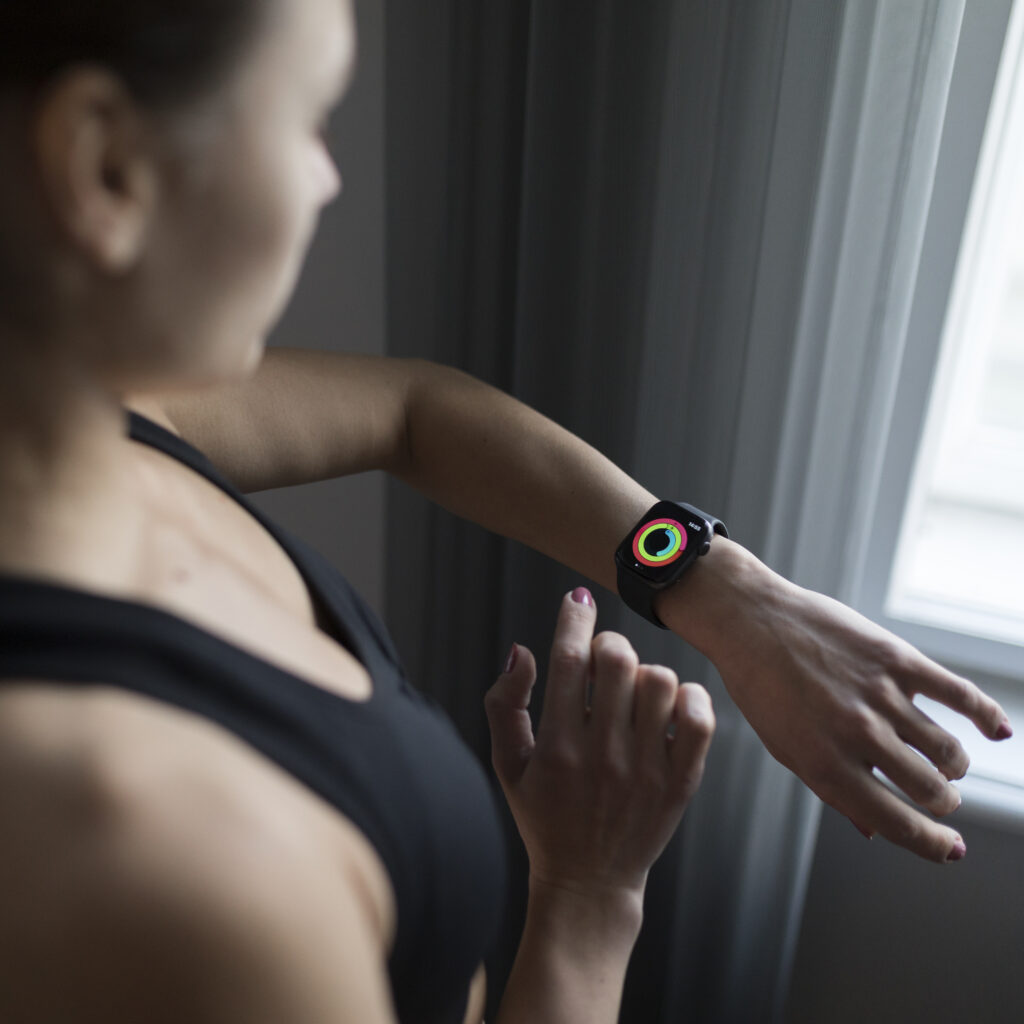 Smartwatch tracking fitness: example of IT and healthcare